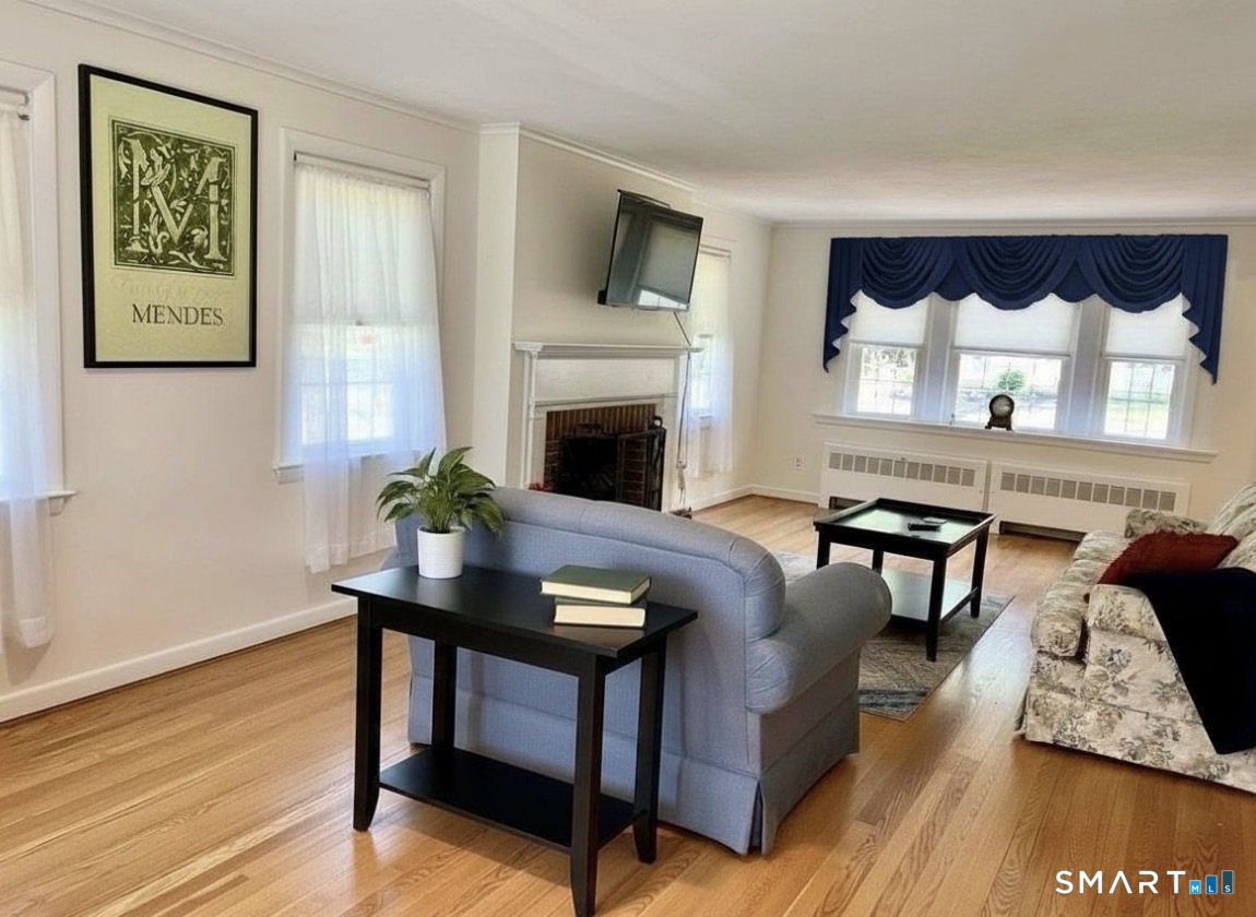 17 Carver Circle Simsbury CT 06070