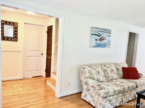 17 Carver Circle Simsbury CT 06070