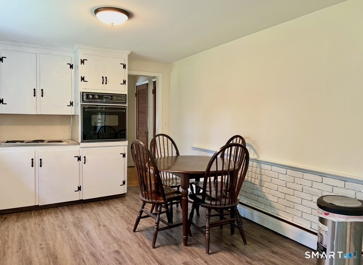 17 Carver Circle Simsbury CT 06070