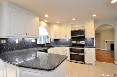 32 Cornfield Road Windsor CT 06095