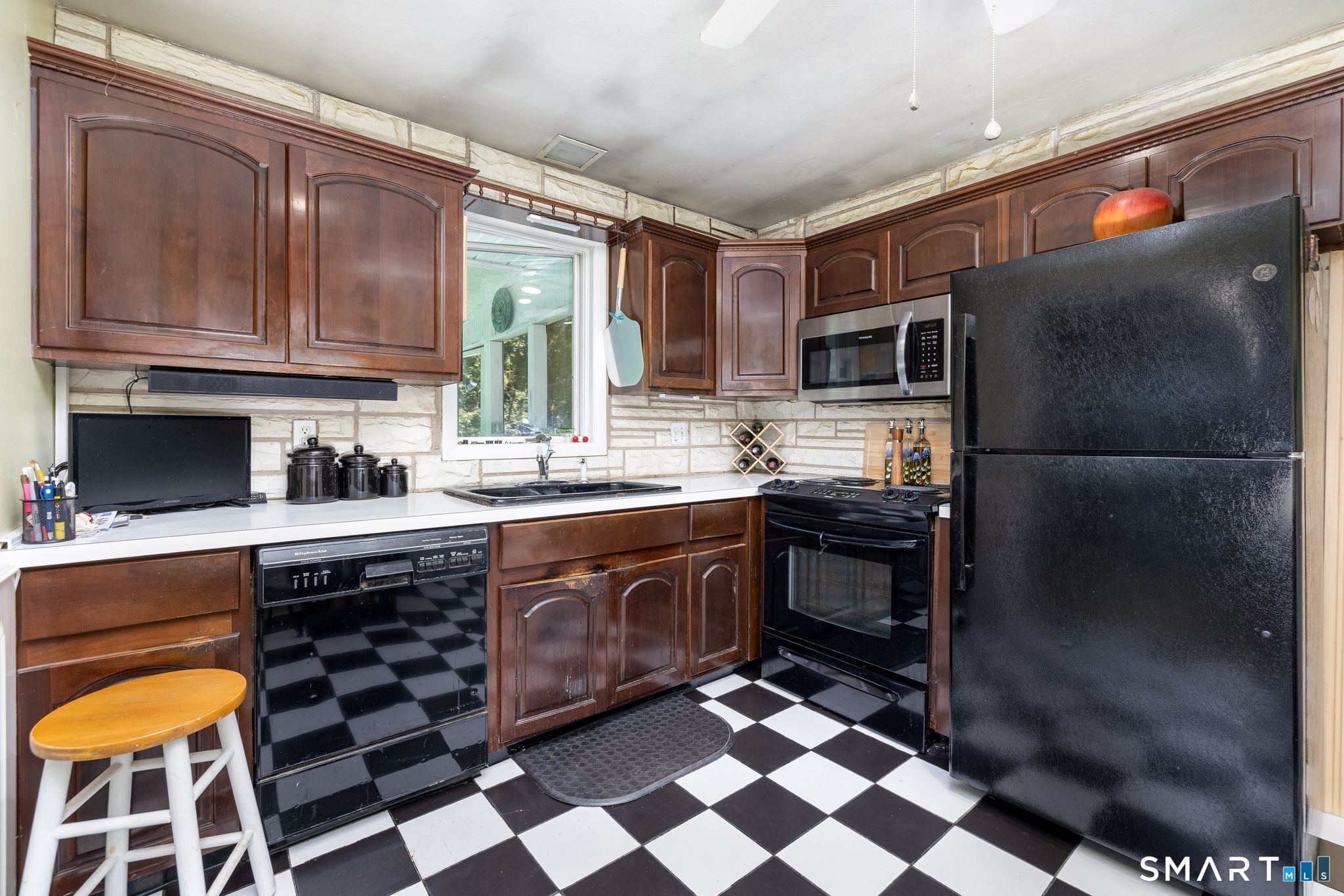 28 Teresa Drive Wolcott CT 06716