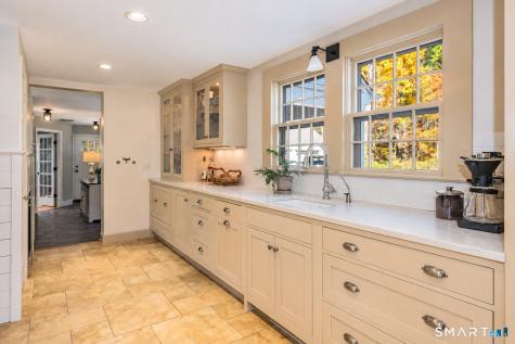 44 Bishop Lane Avon CT 06001