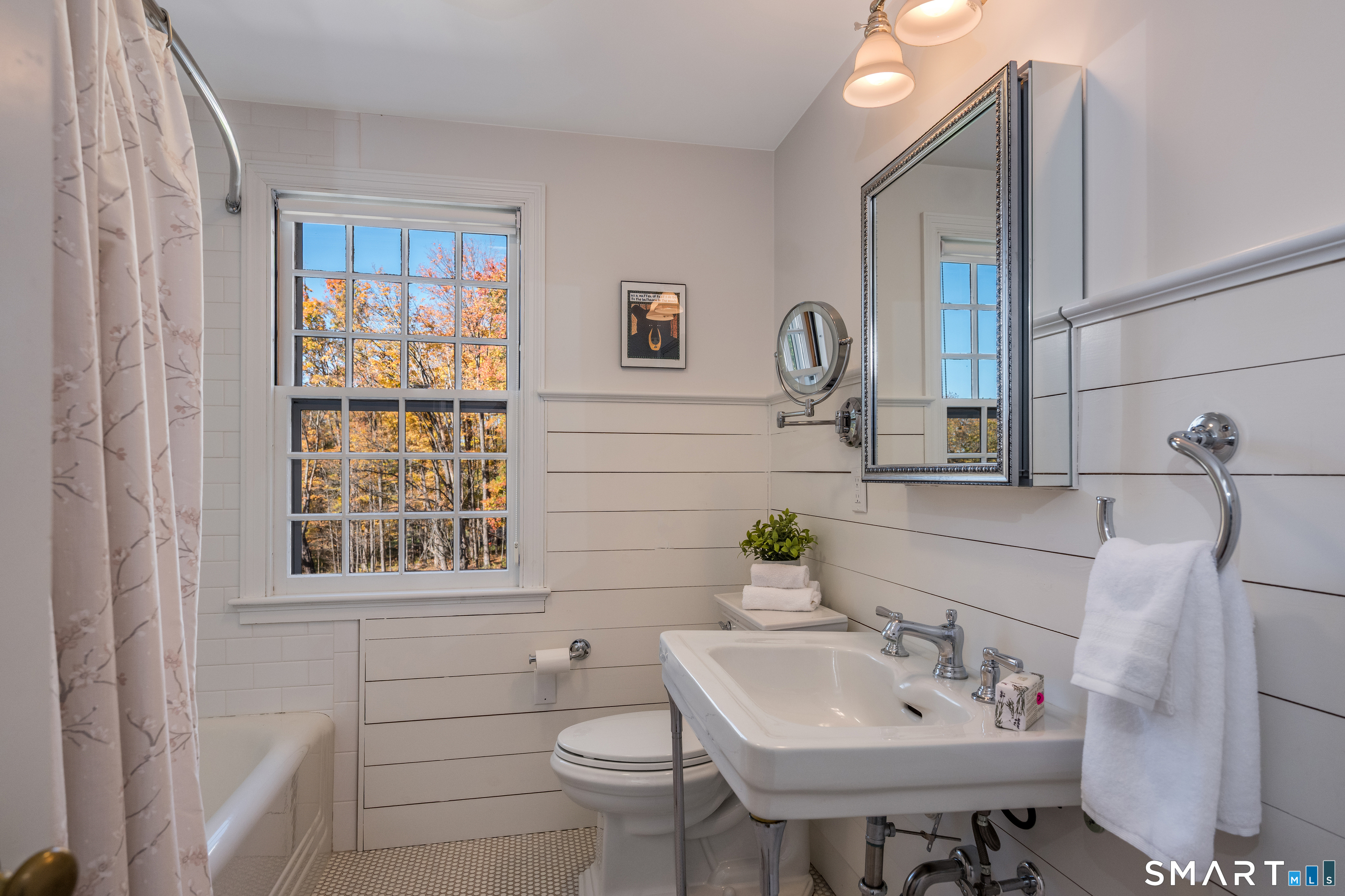 44 Bishop Lane Avon CT 06001