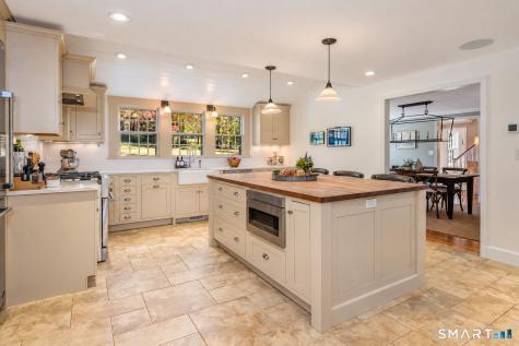 44 Bishop Lane Avon CT 06001