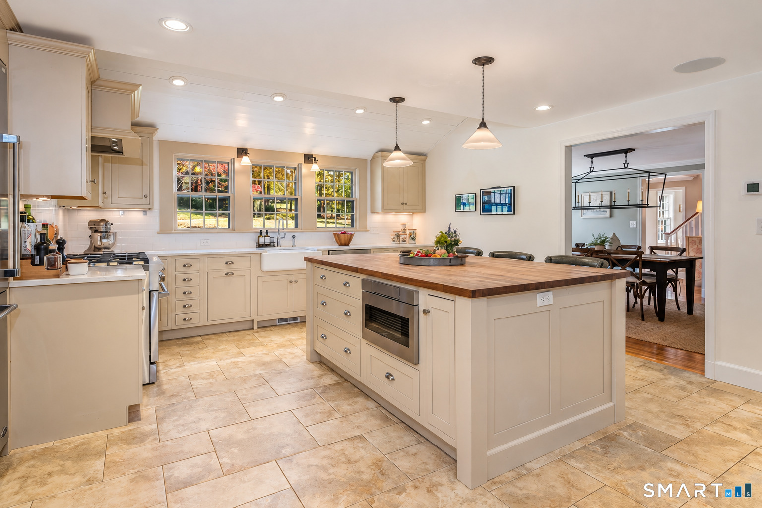 44 Bishop Lane Avon CT 06001