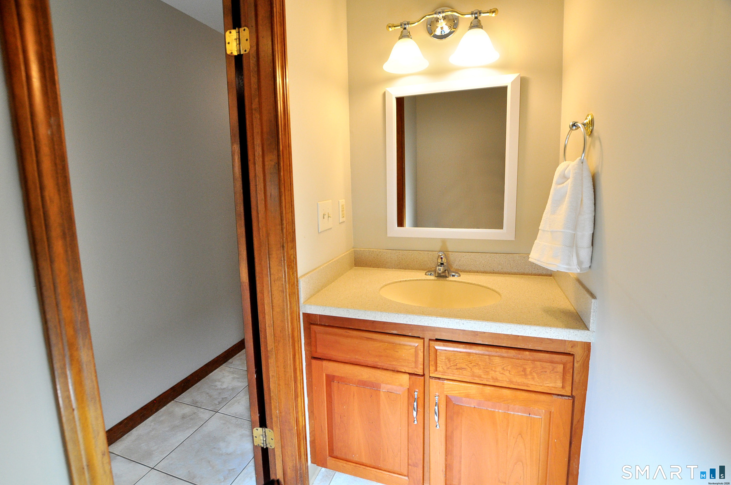 28 Somerset Drive Windsor CT 06095