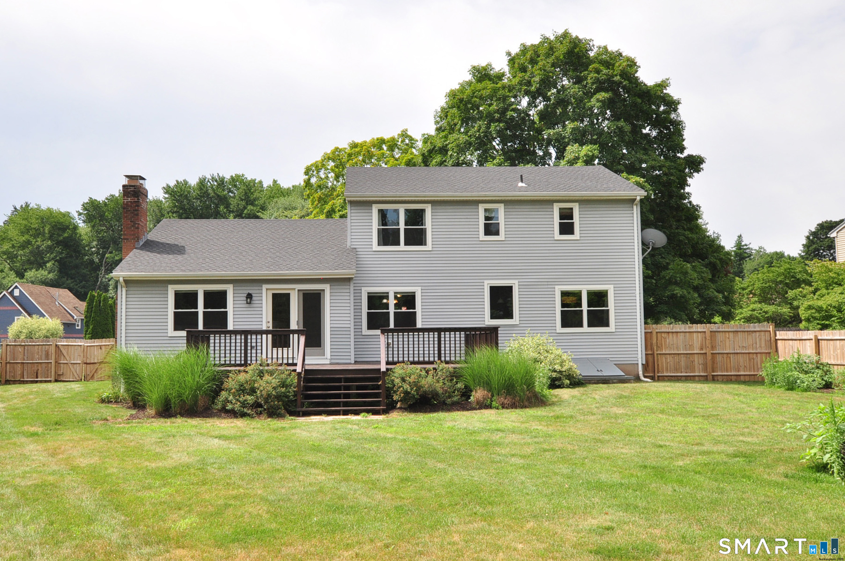 28 Somerset Drive Windsor CT 06095