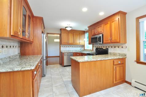 28 Somerset Drive Windsor CT 06095