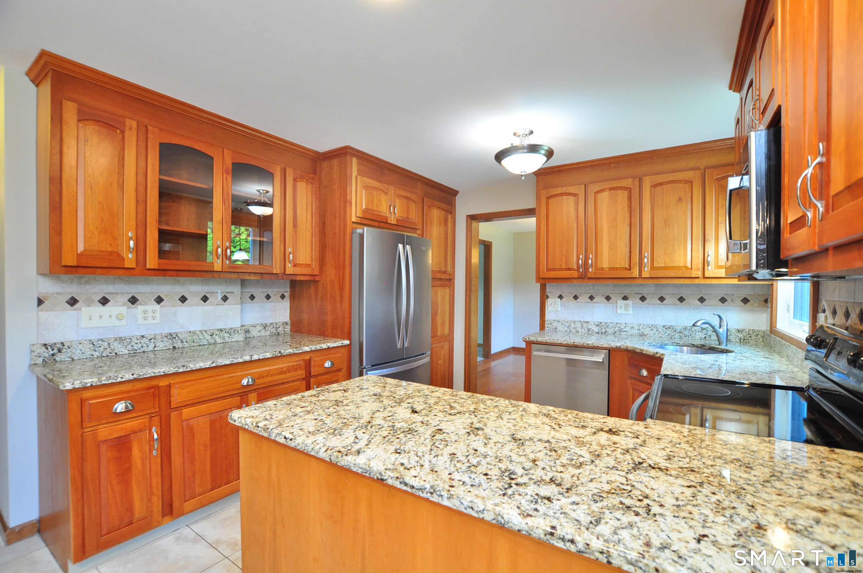 28 Somerset Drive Windsor CT 06095