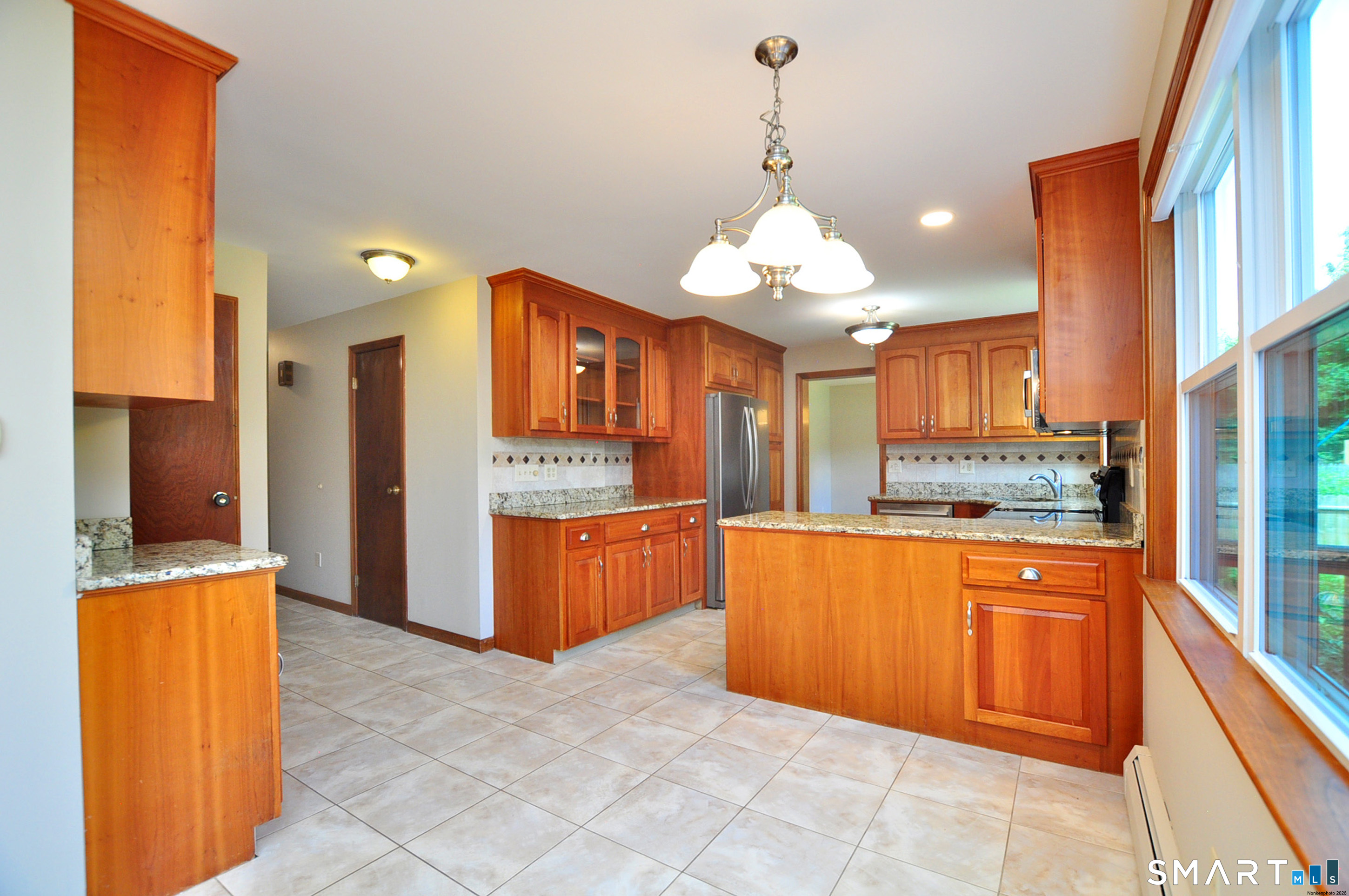 28 Somerset Drive Windsor CT 06095