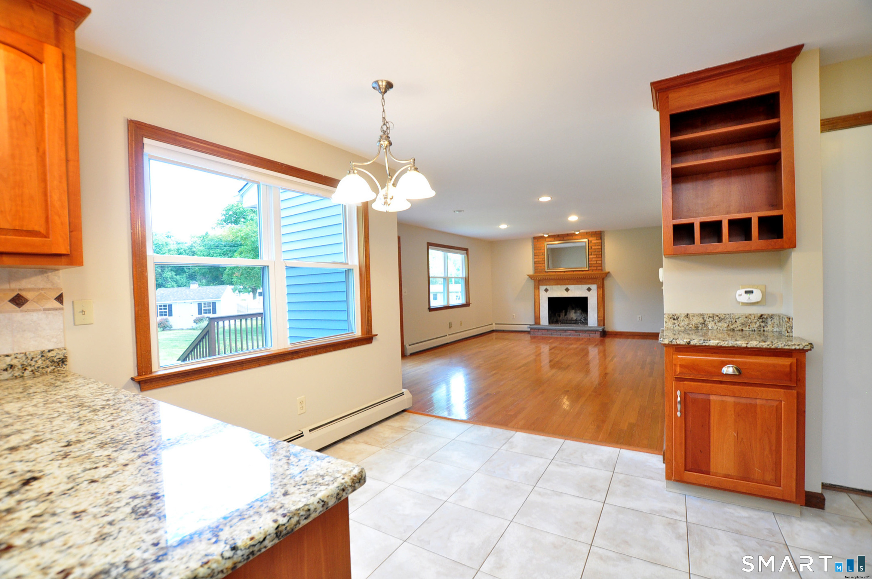 28 Somerset Drive Windsor CT 06095