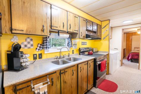15 Tunnel Hill Court Lisbon CT 06351