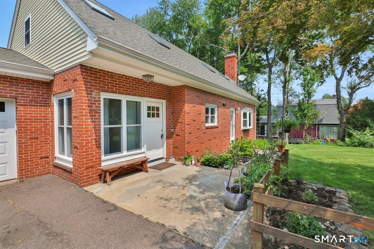 184 Congdon East Street Middletown CT 06457