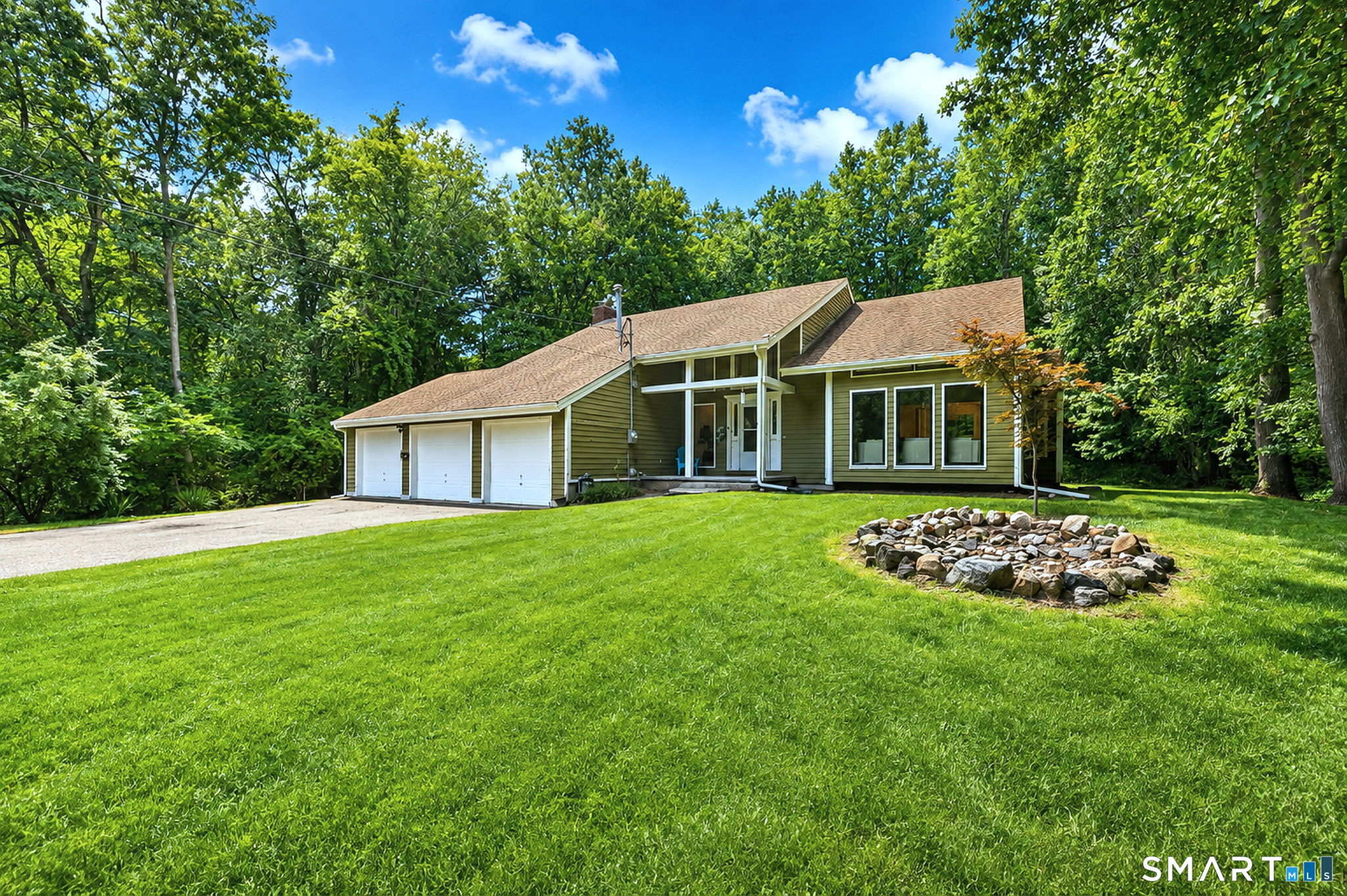 405 Shelton Road Trumbull CT 06611