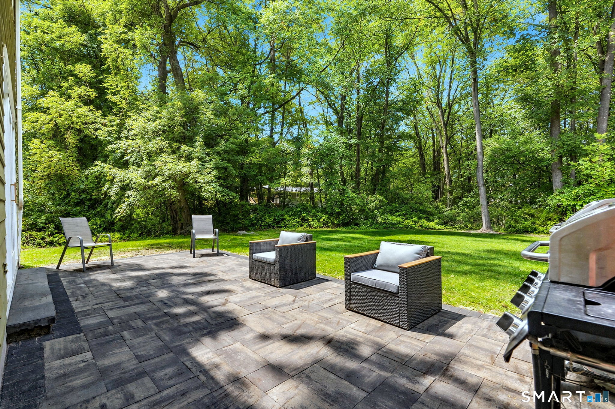 405 Shelton Road Trumbull CT 06611