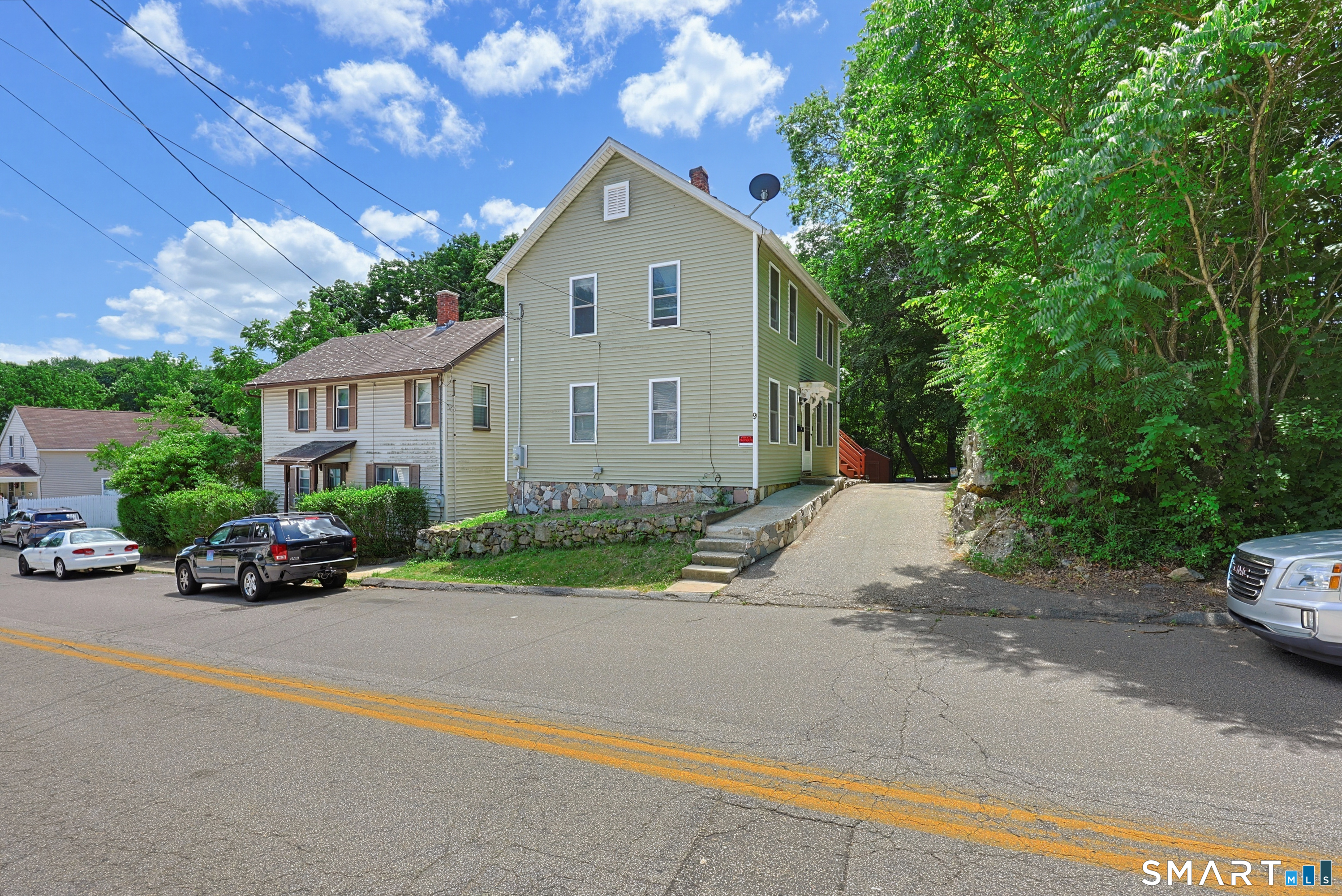 9 Hickory Street Norwich CT 06360