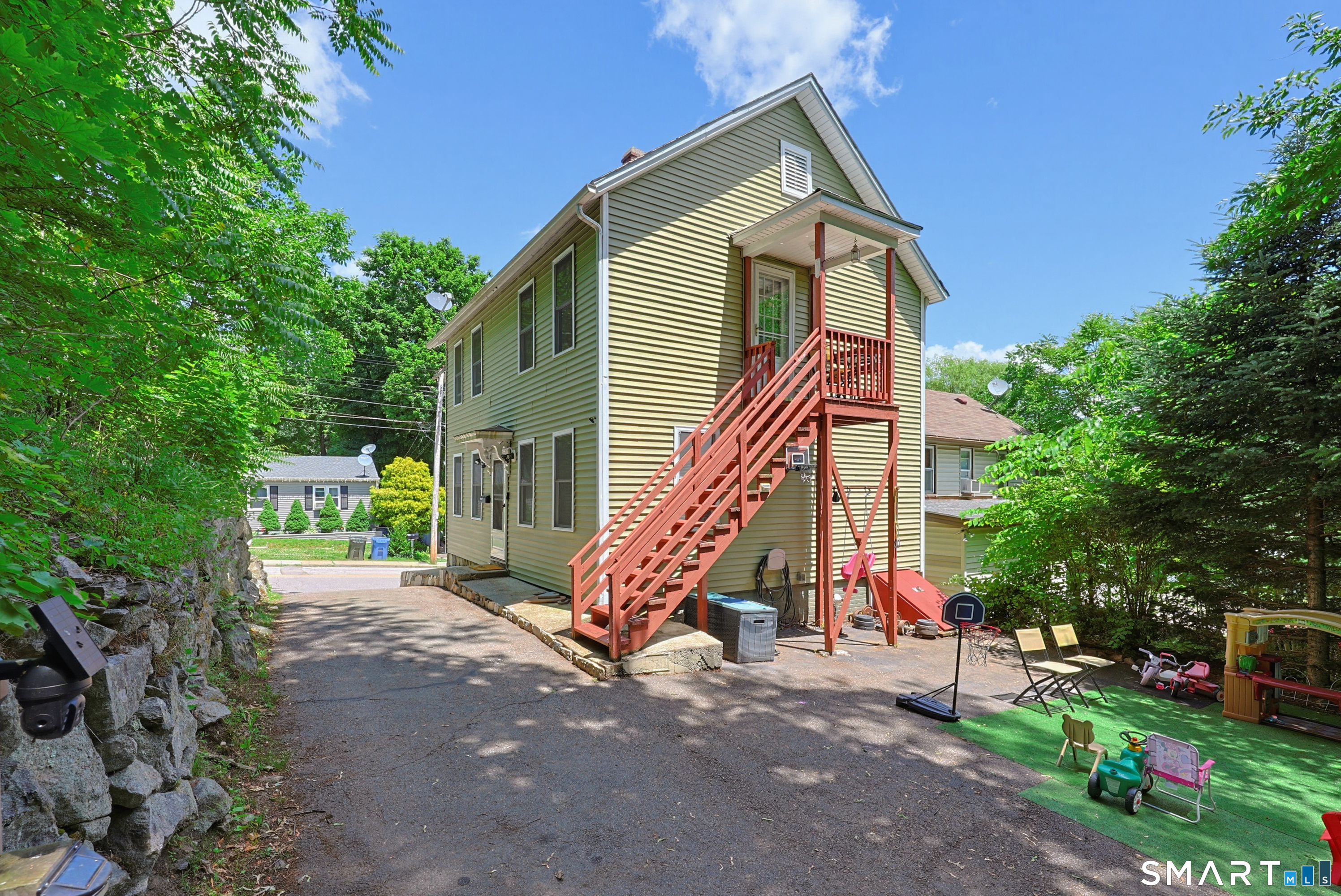 9 Hickory Street Norwich CT 06360