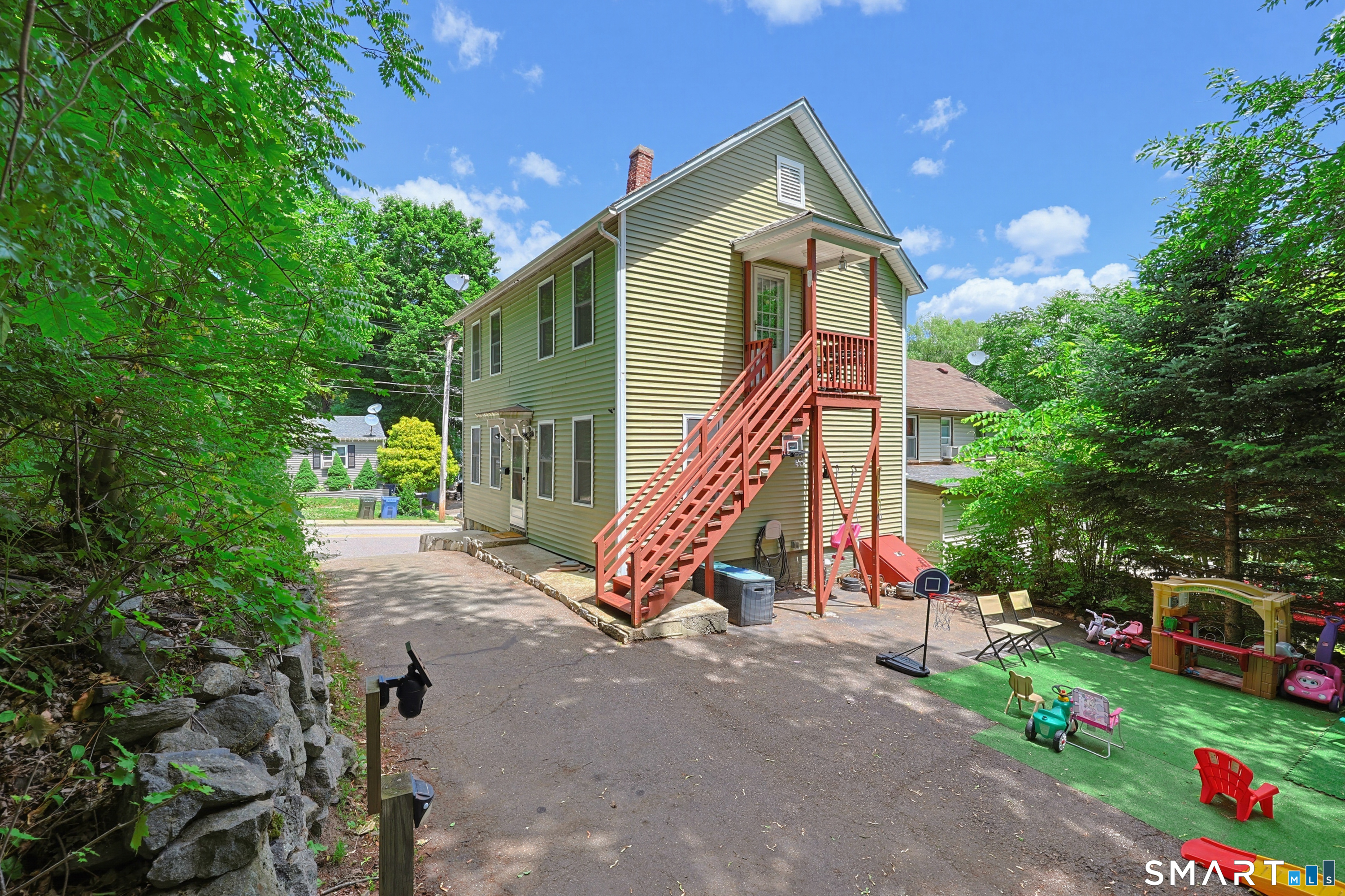 9 Hickory Street Norwich CT 06360