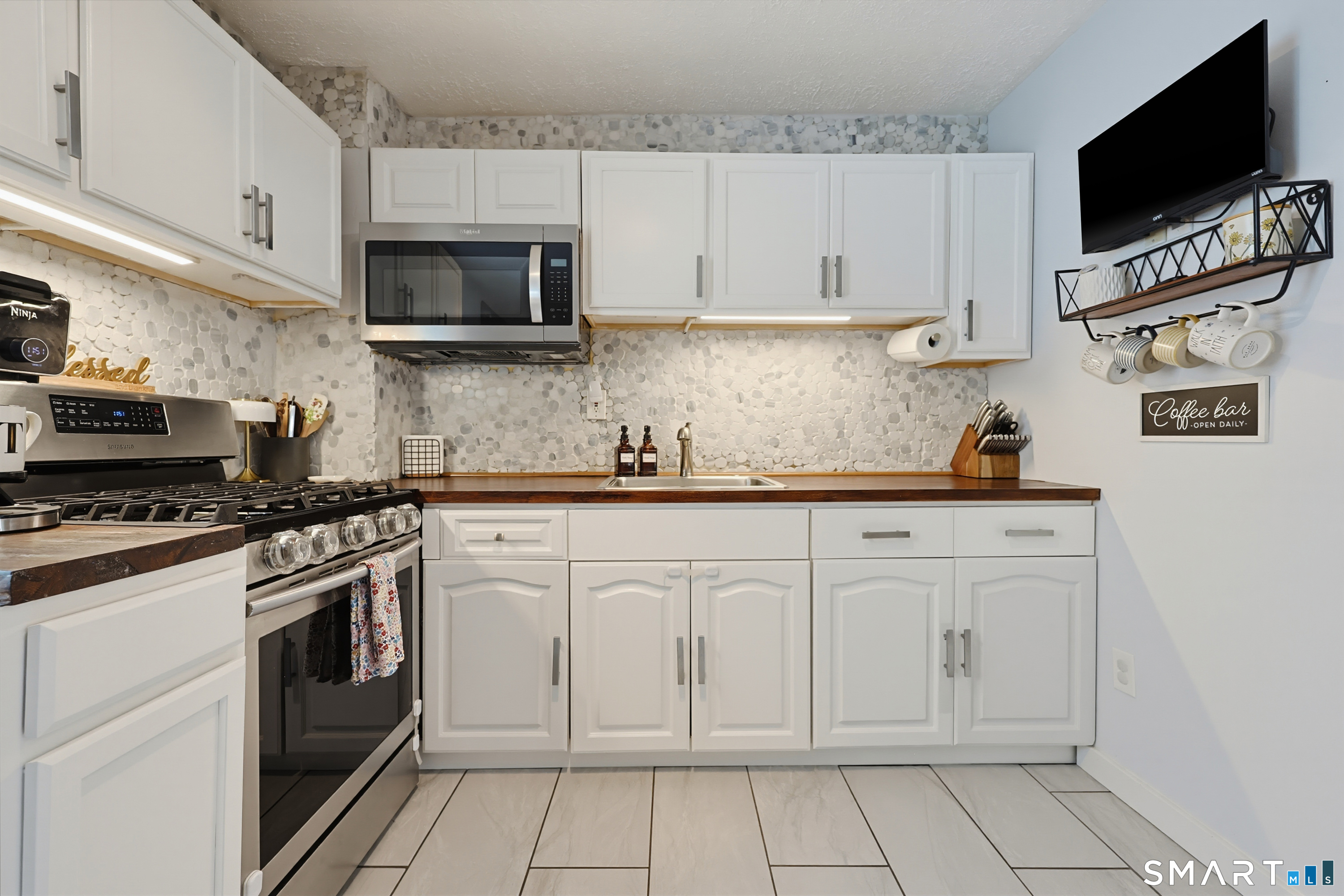 9 Hickory Street Norwich CT 06360