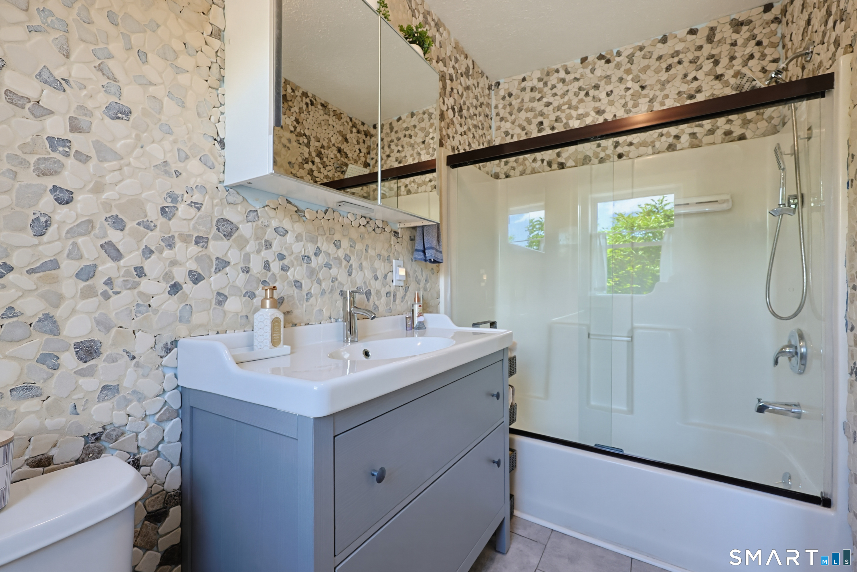 9 Hickory Street Norwich CT 06360