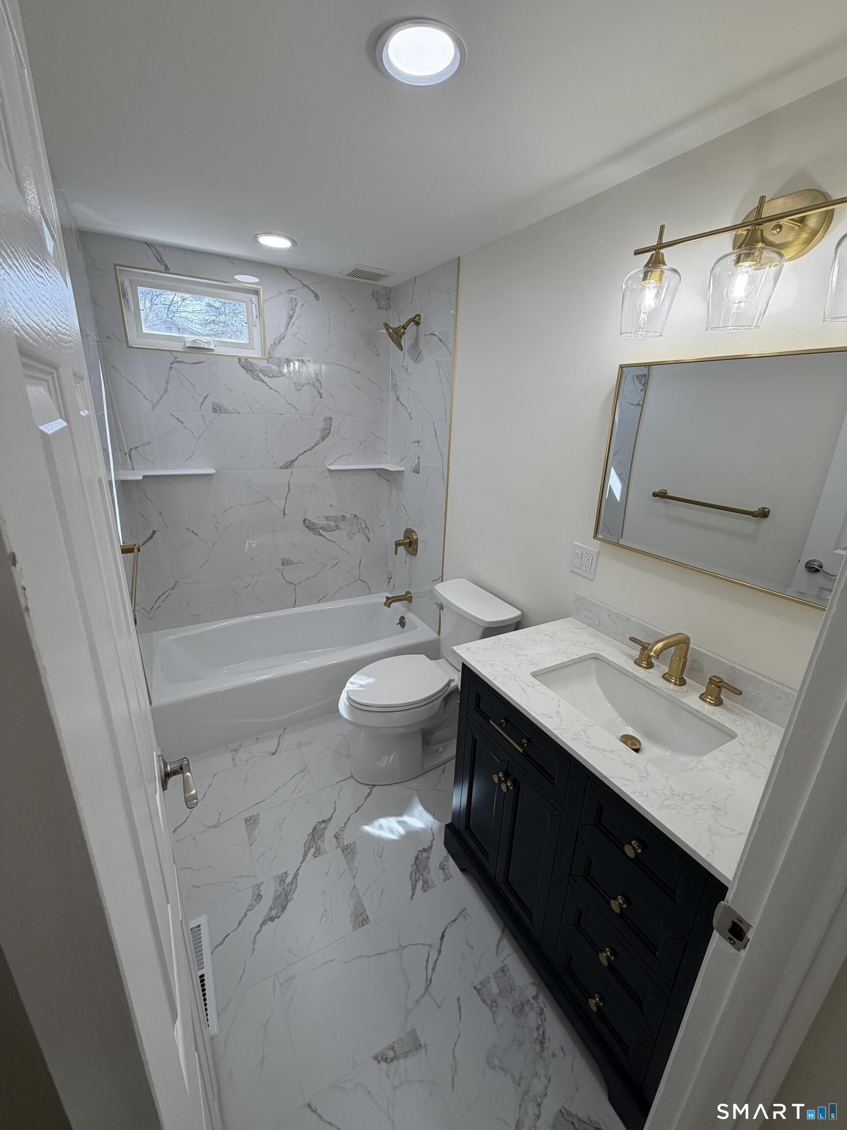 39 Hemlock Road Branford CT 06405
