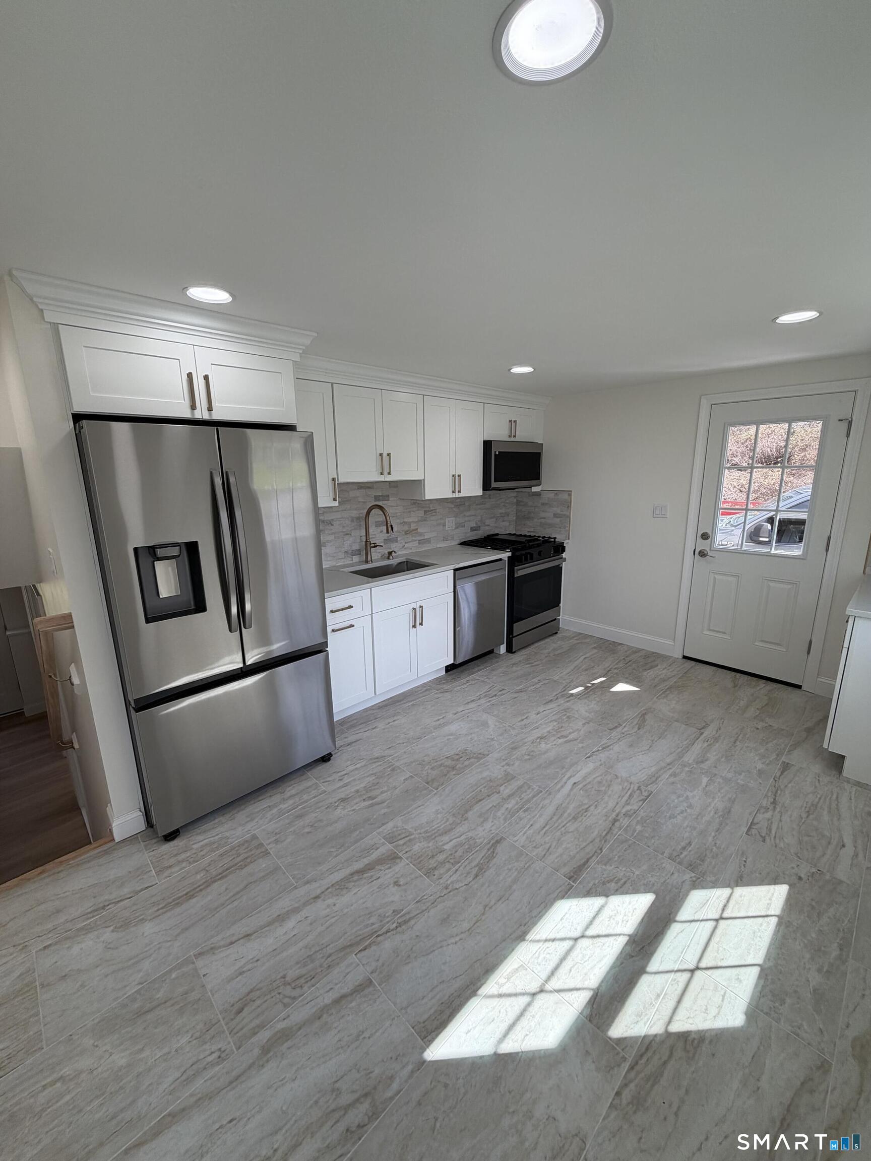 39 Hemlock Road Branford CT 06405