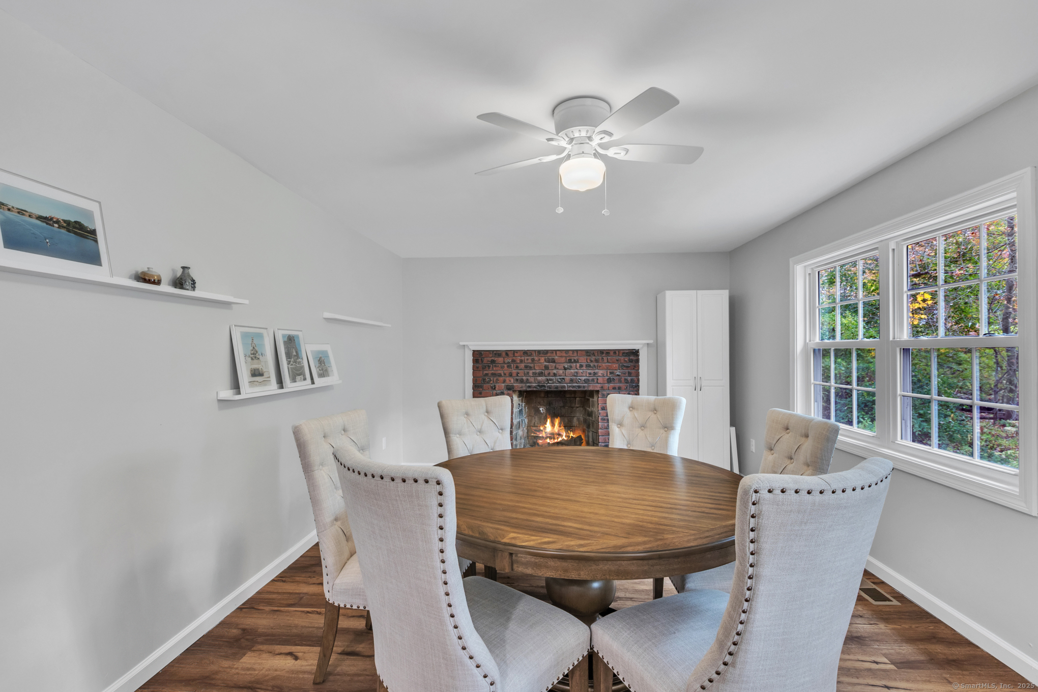 42 Middle Road Ellington CT 06029