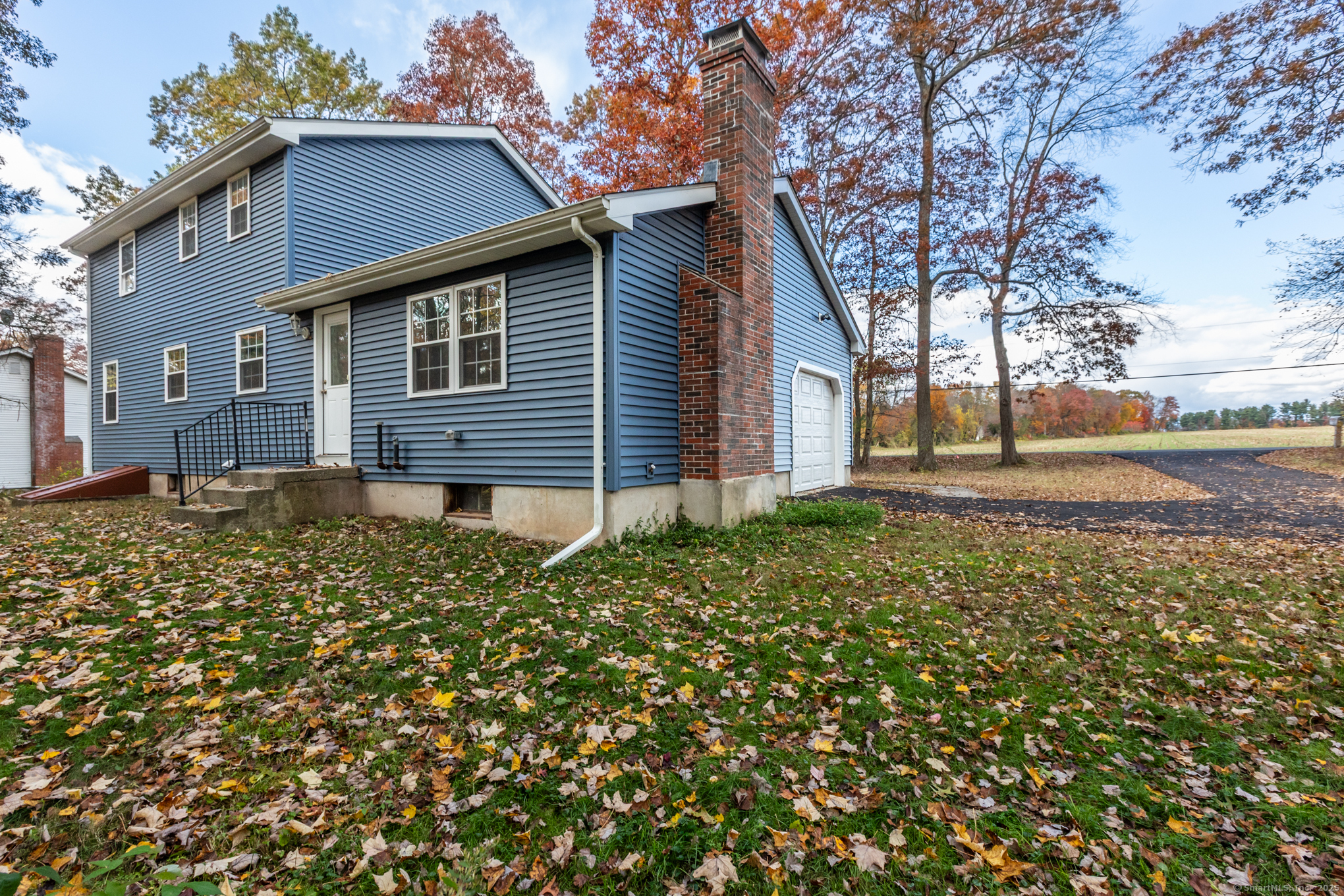 42 Middle Road Ellington CT 06029