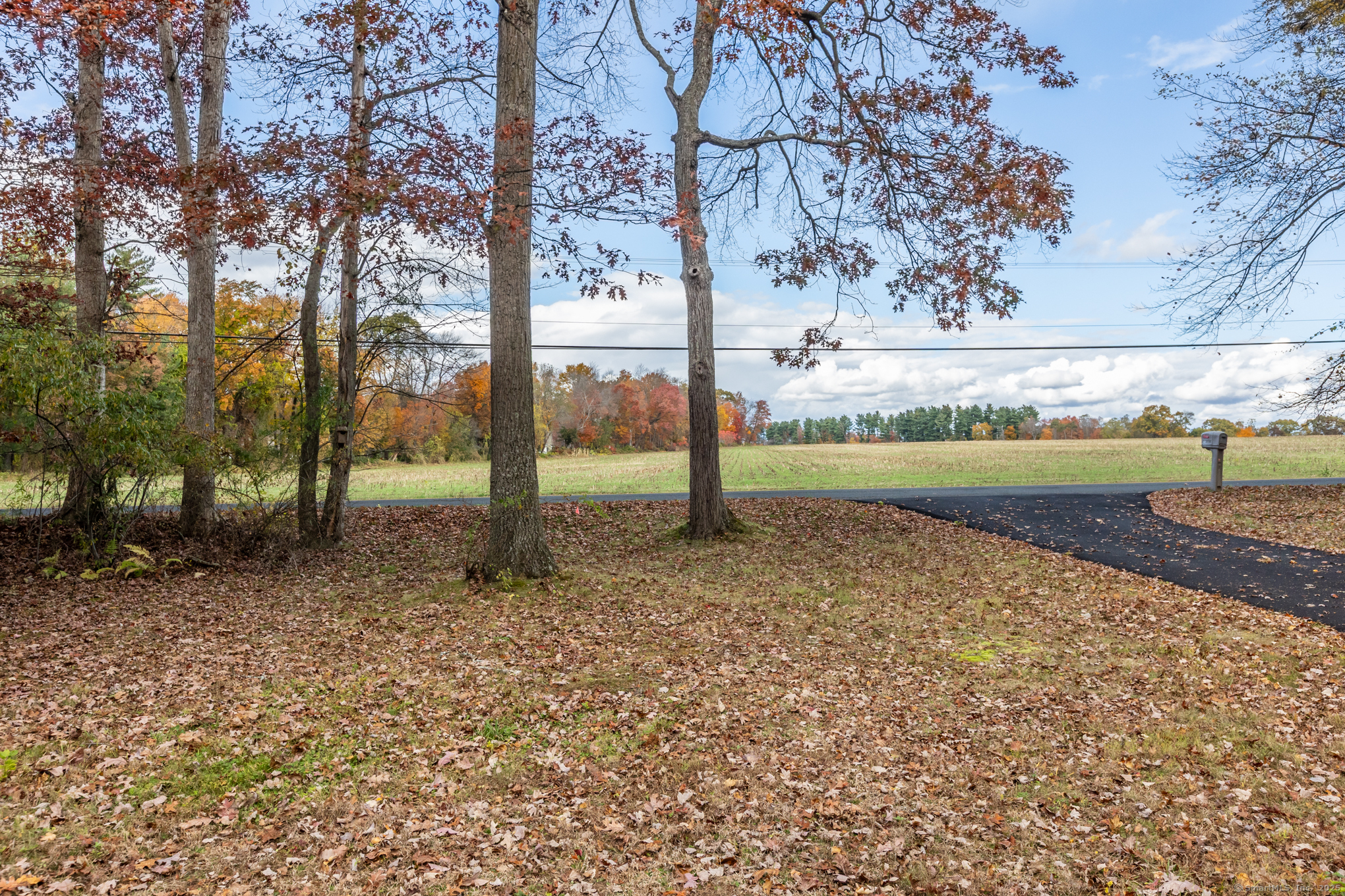 42 Middle Road Ellington CT 06029