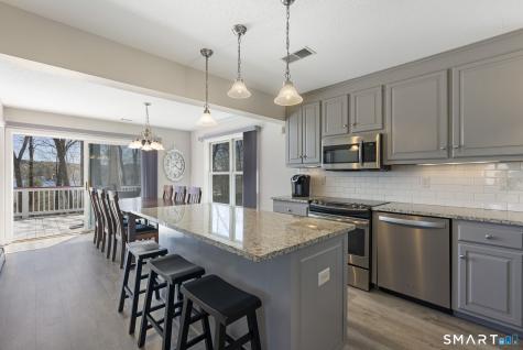 8 Pine Street Ellington CT 06029