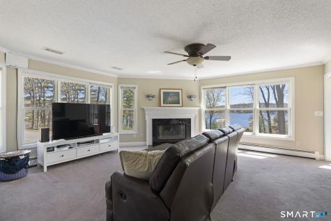 8 Pine Street Ellington CT 06029