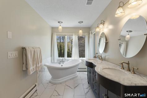 8 Pine Street Ellington CT 06029