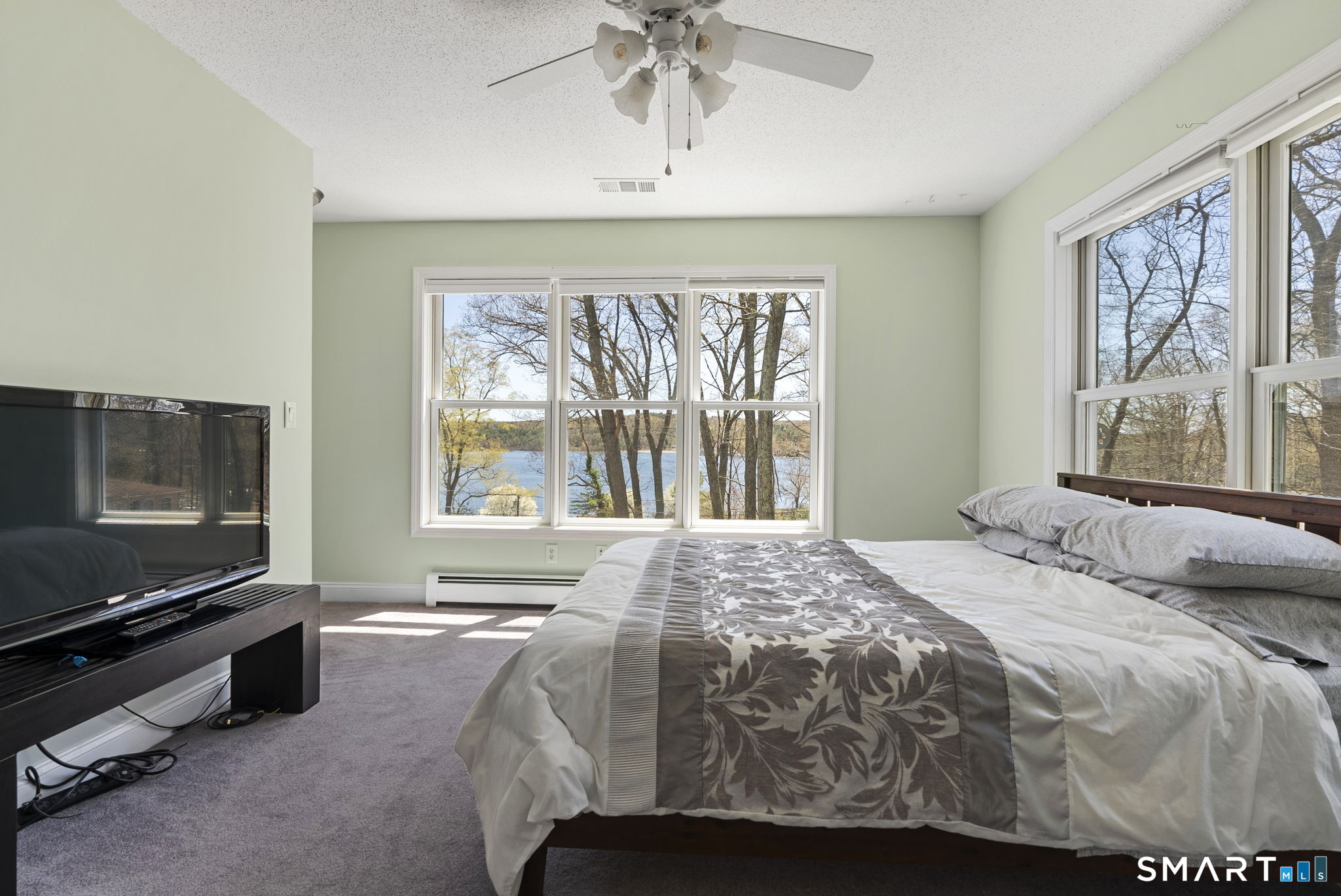 8 Pine Street Ellington CT 06029