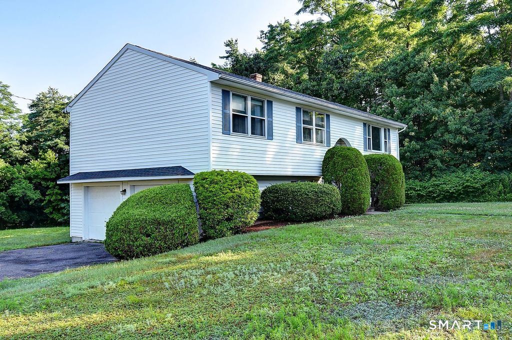 54 Skyview Drive Naugatuck CT 06770