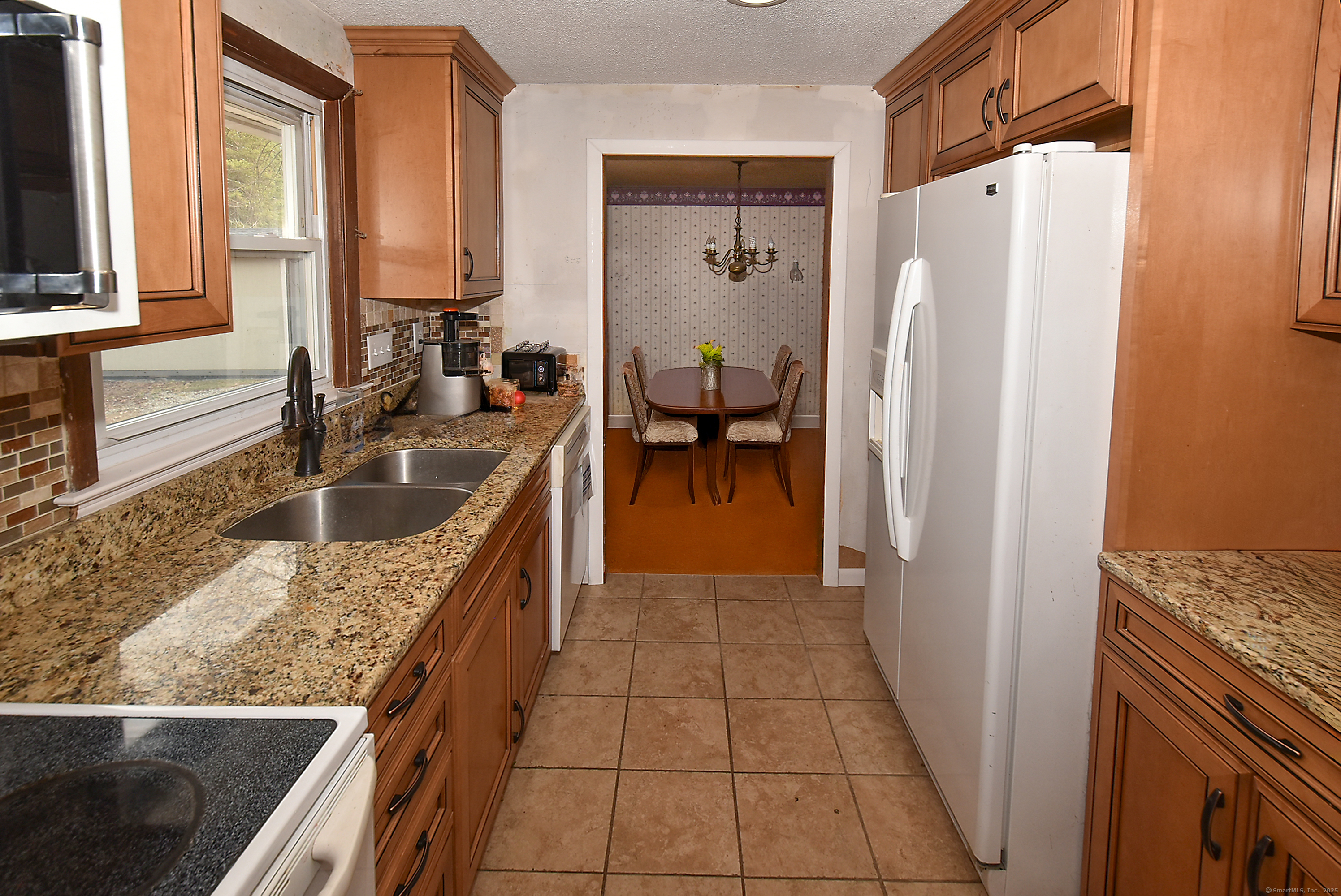 2 Nevins Avenue Enfield CT 06082