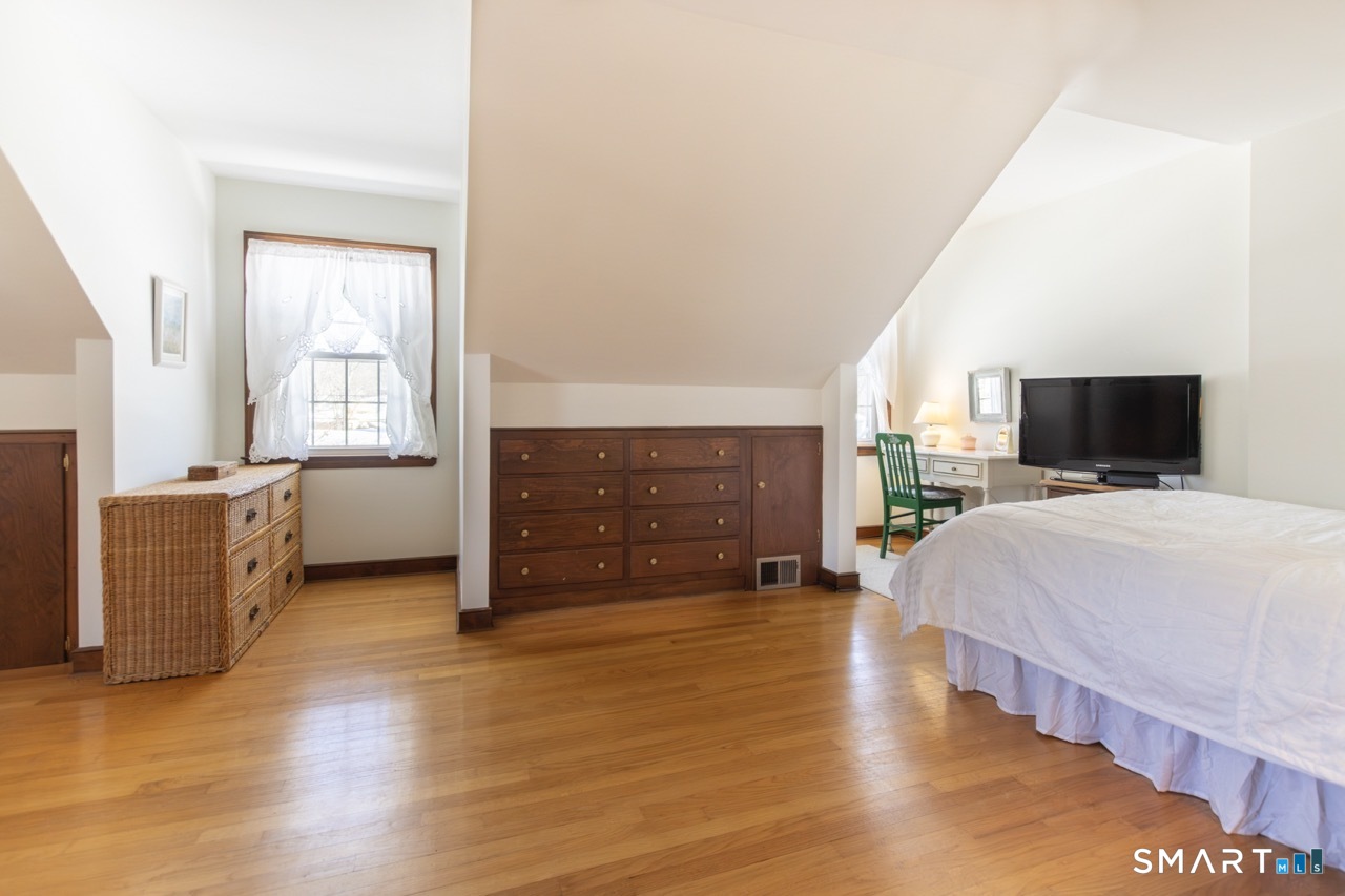 215 Fernwood Road Trumbull CT 06611