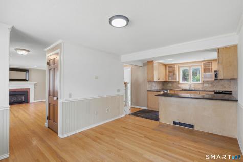 32 Meadowgate Street Wethersfield CT 06109