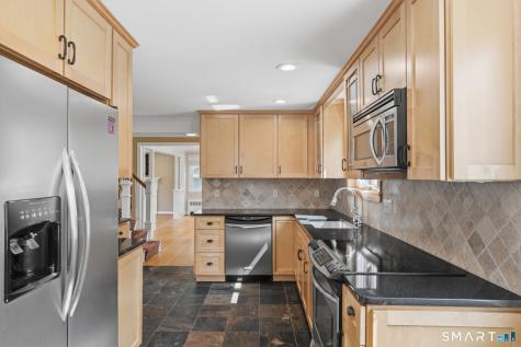 32 Meadowgate Street Wethersfield CT 06109