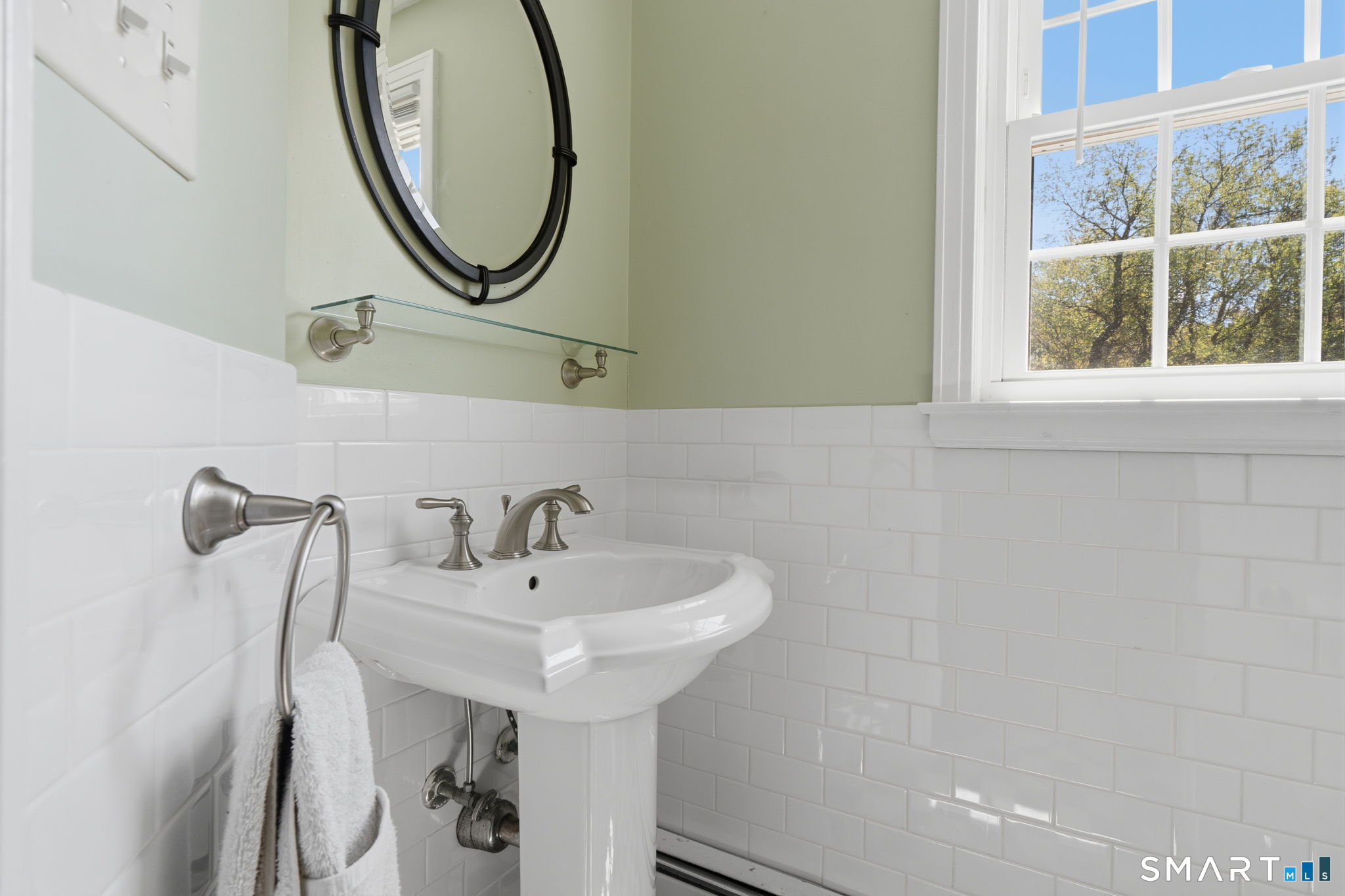 32 Meadowgate Street Wethersfield CT 06109