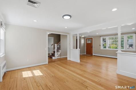 32 Meadowgate Street Wethersfield CT 06109