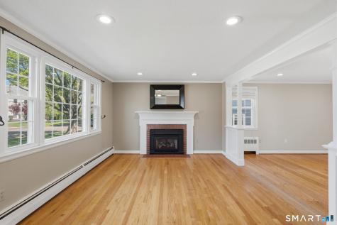 32 Meadowgate Street Wethersfield CT 06109