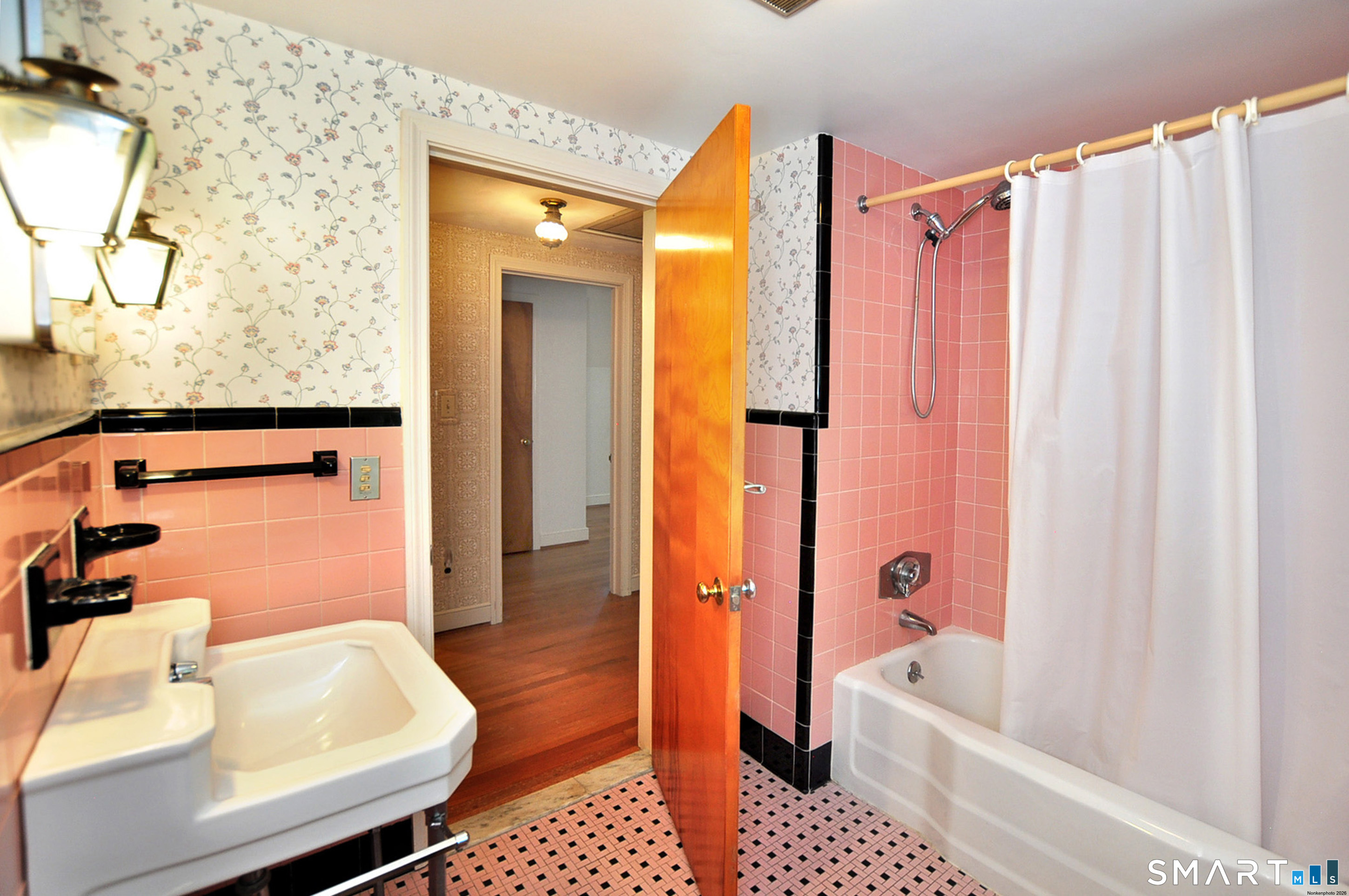 220 Arch Road Avon CT 06001