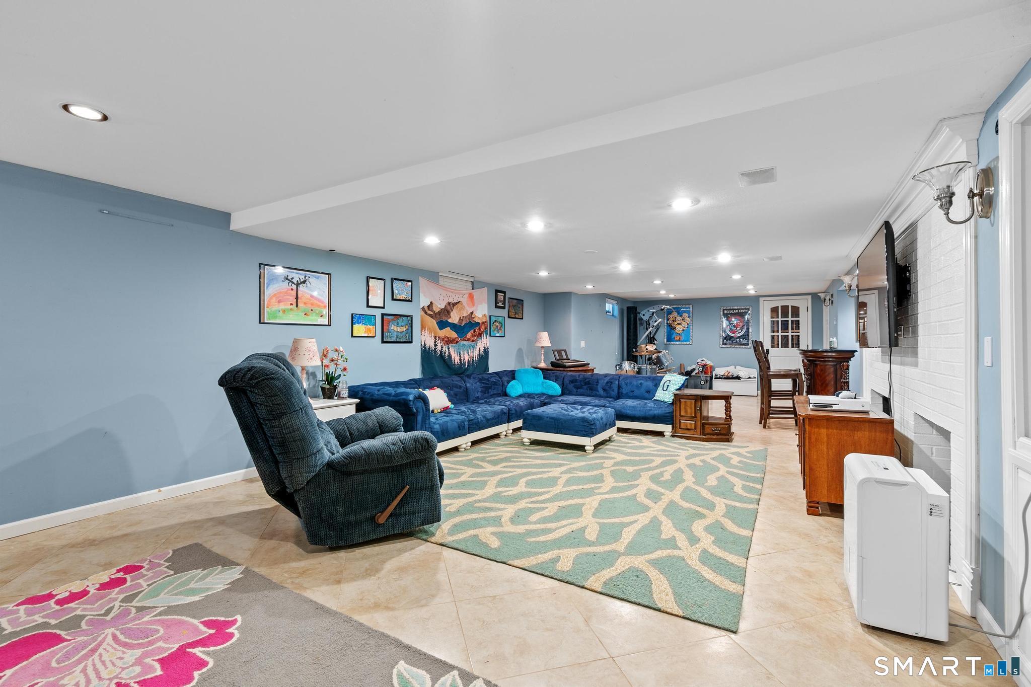 30 Fox Chase Lane West Hartford CT 06107