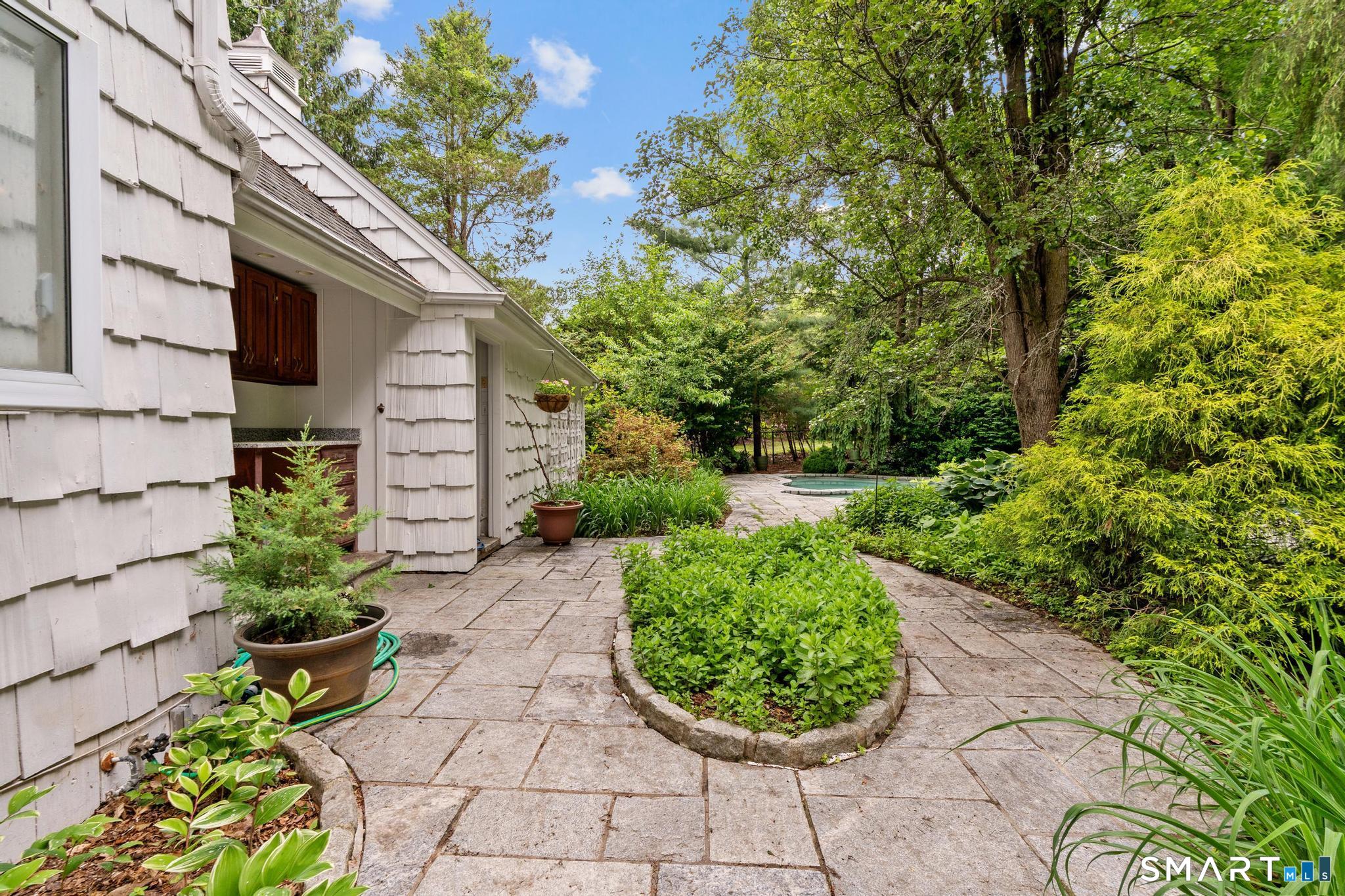 30 Fox Chase Lane West Hartford CT 06107