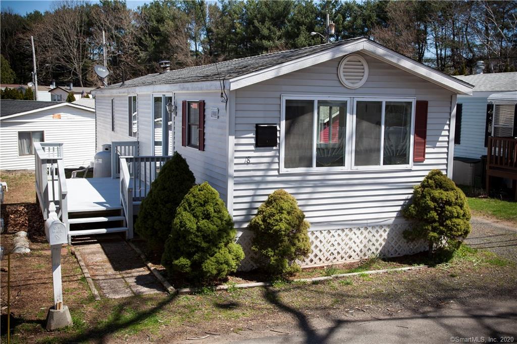 18 Western Sands Wallingford CT 06492