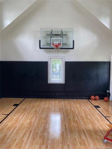 211 Oenoke Ridge New Canaan CT 06840