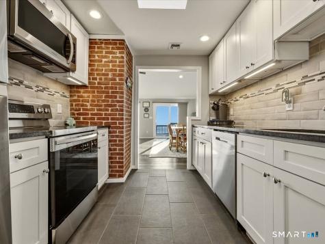 75 Shore Road Clinton CT 06413