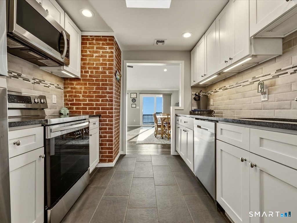 75 Shore Road Clinton CT 06413