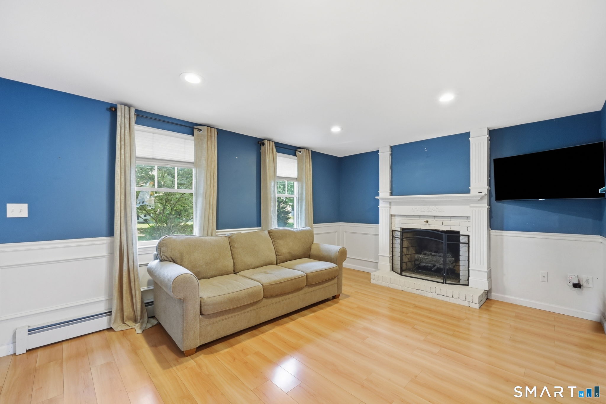 7 Play Road Enfield CT 06082