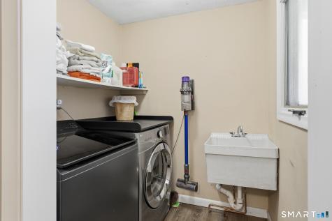 324 Old Farms Road Simsbury CT 06070